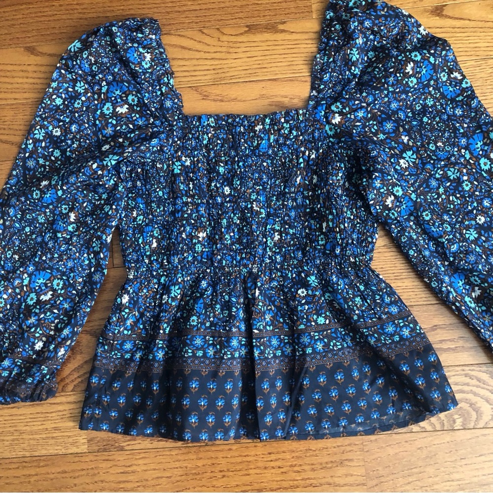 Vineyard Vines Fenwick Paisley Floral Smocked Blue Silk Top Women’s Size M NWOT - Picture 9 of 13